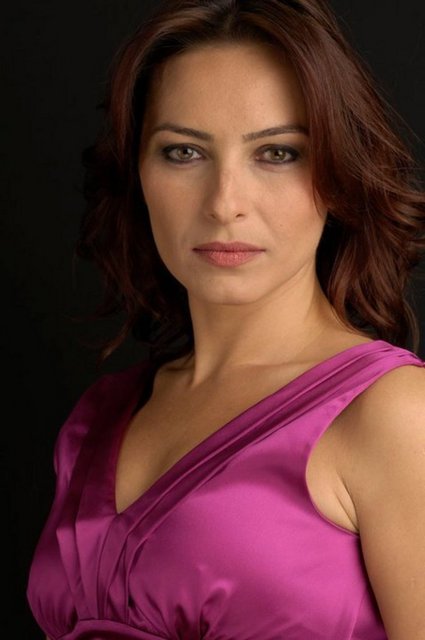 ADI: Ayça Bingöl - OY: 9 bin 355  - FİLMİN ADI: Öyle Bir Geçer Zaman Ki