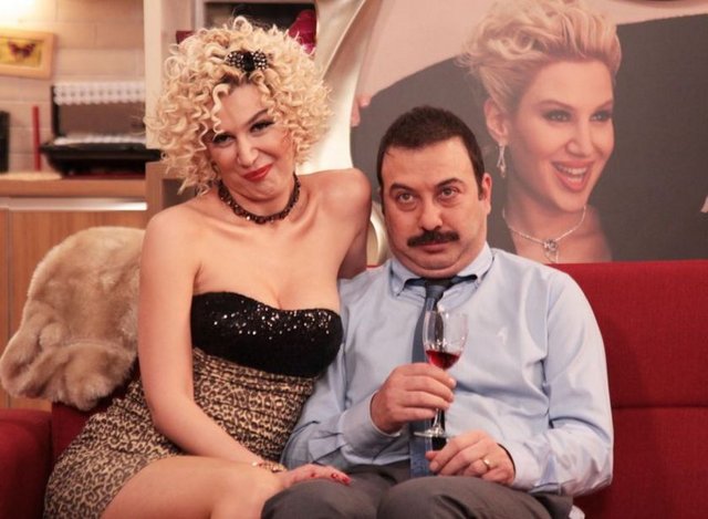 DİZİ ADI: Yahşi Cazibe - OYUNCU ADI: Hande Katipoğlu - OY: 7 bin 594