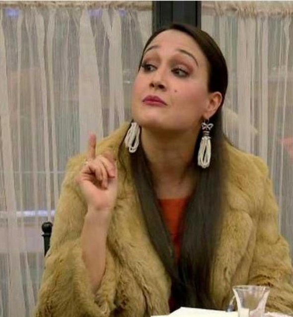 DİZİ ADI: Yalan Dünya - OYUNCU ADI: Gupse Özay - OY: 18 bin 884