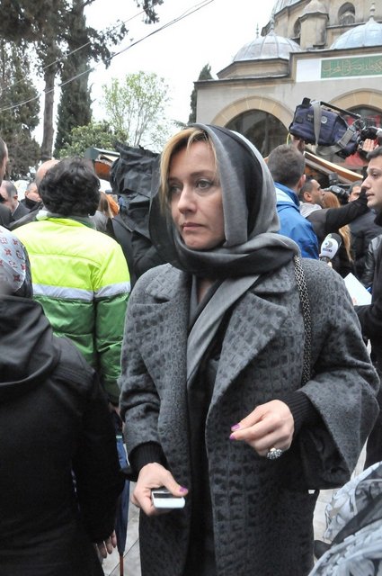REVNA DEMİRÖREN