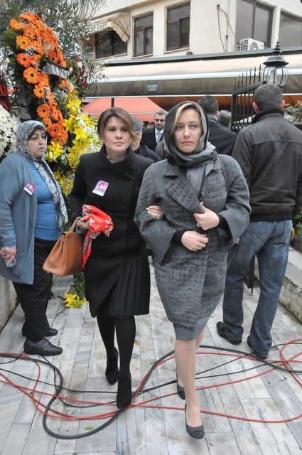 REVNA DEMİRÖREN, BERRİN YOLERİ