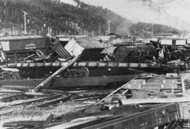 8.7 şiddetindeki deprem Shemya adasını kaplayan 10.7 metrelik tsunami dalgaları meydana getirdi