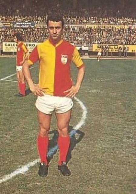 Galatasaray adına ezeli rekabette ilk golü ise 31 Temmuz 1925'de Taksim Stadı'nda yapılan ve sarı-kırmızılı takımın 6-2 kazandığı rekabetin 2. maçında Mehmet Leblebi kaydetti.