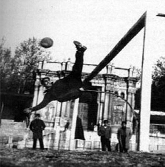 Ayrıca, 30 Nisan 1949'daki Basın Kupası maçını 5-4 Galatasaray, 6 Kasım 1955'deki İstanbul Ligi maçını da 5-4 Beşiktaş kazanırken, filelere toplam 9'ar gol gitti.