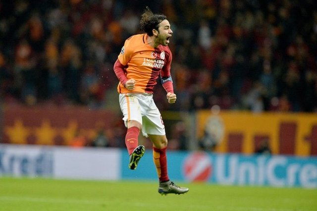 Sarı-kırmızılı takımda Selçuk İnan (2), Hakan Kadir Balta, Umut Bulut, Emre Çolak, Burak Yılmaz, Yasin Öztekin ve Wesley Sneijder, derbilerde Beşiktaş filelerini havalandırdı.