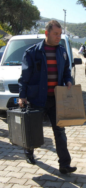 EMEKLİ TÜMGENERAL EROL ÖZKASNAK'IN MUĞLA'NIN BODRUM İLÇESİNDEKİ EVİNDE ARAMA BAŞLATILDI