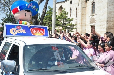 Selva Gıda TRT'nin 34. Uluslararası 23 Nisan Çocuk Şenliği'nin Konya'da düzenlenen etkinliklerinde dünya çocuklarına farklı soslarla hazırlanan makarnaları tattıracak. - 