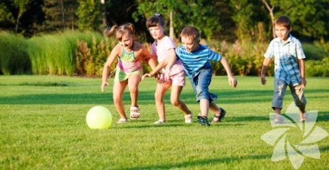 Maçka Parkı'nda 23 Nisan eğlencesi -  - 3-12 yaş grubu çocuklara özel; tek pota basketbol yarışması, açık hava sineması, diskotek, pilates ve beden hareketleri, sihirbaz, jonklör, akrobasi, balonlar, pandomim, palyaço, yüz boyama gibi interaktif ve eğlendirici aktiviteler yer alacak. -  - Ayrıca Şişli Belediye Başkanı Mustafa Sarıgül daha önce büyük jürinin elemesinden geçen en anlamlı 23 mektubu davetliler önünde zaman kapsülüne yerleştirecek. Bu kapsül Cumhuriyet'in 100. yılının kutlanacağı 23 Nisan 2023'te açılacak ve geleceğin mektupları tek tek okunacak.