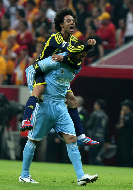 Galatasaray Fenerbahçe maçları her zaman aynıdır. Maçtan önce Galatasaraylılar konuşur, maçtan sonra Fenerbahçeliler...