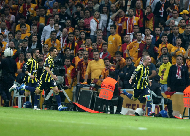 100 Fenerliye sorduk; ´´En son ne zaman Türkiye Kupası aldınız?´´ hepsinden aynı cevabı aldık; "Biz sizi 6-0 yendik"