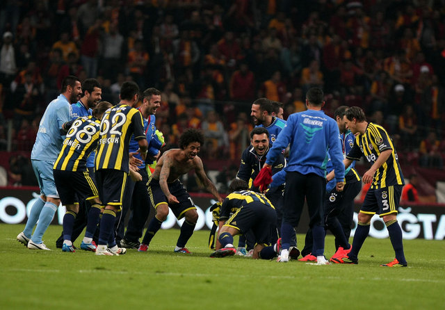 Okunmuş su, okunmuş şeker, okunmuş yemek gördüm ama Okunmus takımı ilk defa görüyorum.