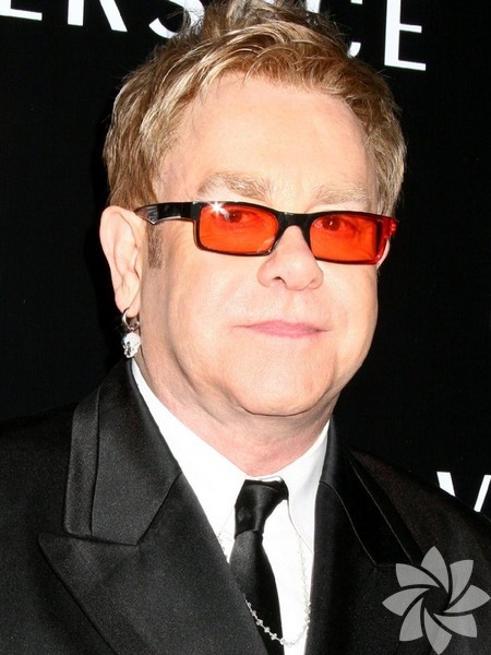 Elton John - İngiltere