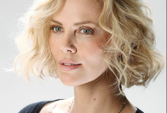 Charlize Theron -