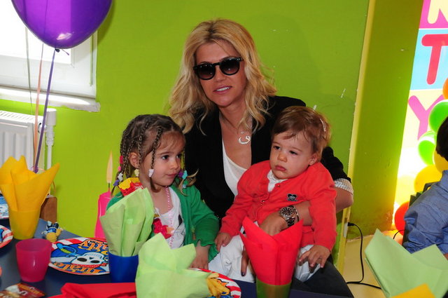 MELİS, EDA, LİLA KOSİF