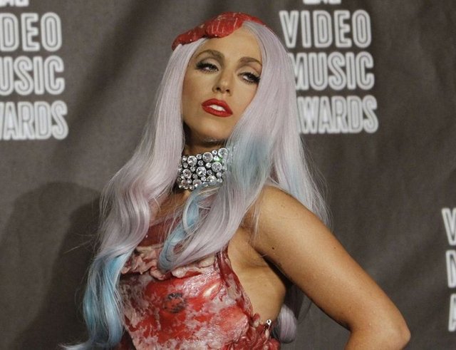 LADY GAGA