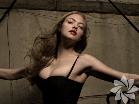 76- Amanda Seyfried