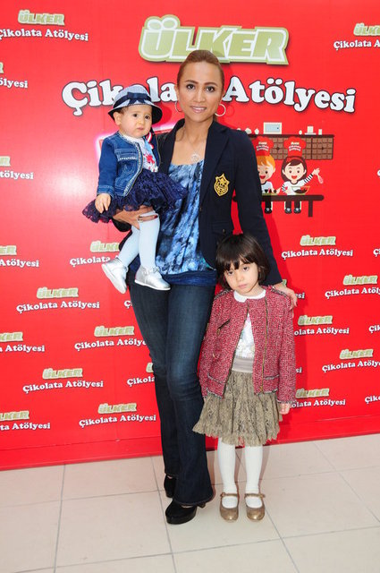 LARA, MAHBUBE, MELİSA GURKAN 