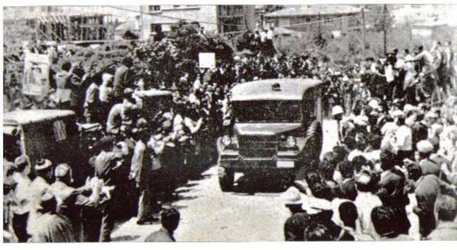 HALK AMBULANSIN GİTMESİNE MANİ OLDU