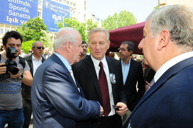 ŞENES ERZİK, ALİ DÜRÜST