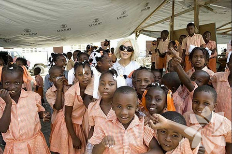 Christina Aguilera - Worl Food Programme