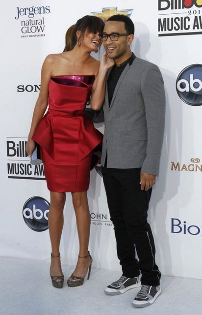 CHRISSY TEIGEN, JOHN LEGEND 
