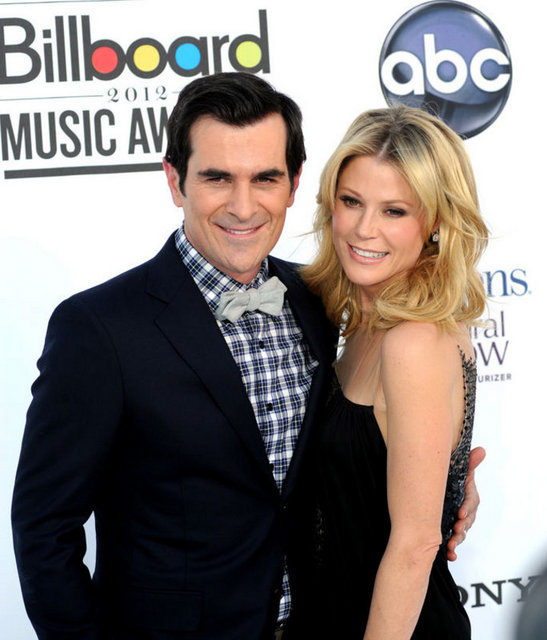TY BURRELL - JULIE BOWEN