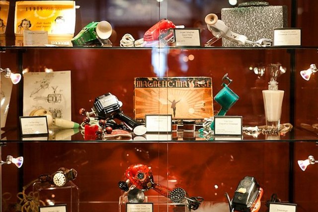 Tarihi Vibratörler Müzesi / San Fransisco, ABDJoani Blank'ın San Fransisco'da açtığı bu müze 20 yılı aşkın bir süreden bu yana konuklarını ağırlıyor. Bu müze türünün ilk örneği.