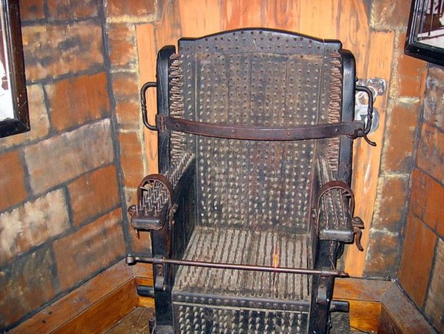 İşkence Müzesi / Amsterdam, Hollanda - İşkence Müzesi, Amsterdam'ın sıra dışı turistik noktalarından. Burada ziyaretçiler, tarihte 500 yıl kadar geriye gidiyor.