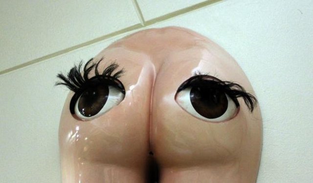 Müzede dünden bugüne erotizme dair her türlü fotoğraf, döküman, projeksiyon gösterimi ve sanat eserlerini görmek mümkün