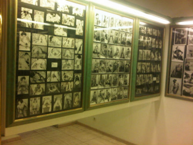 1900 yıllara ait erotik fotoğrafların bulunduğu kısım