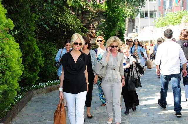 SANEM, TİLDA TEZMAN 