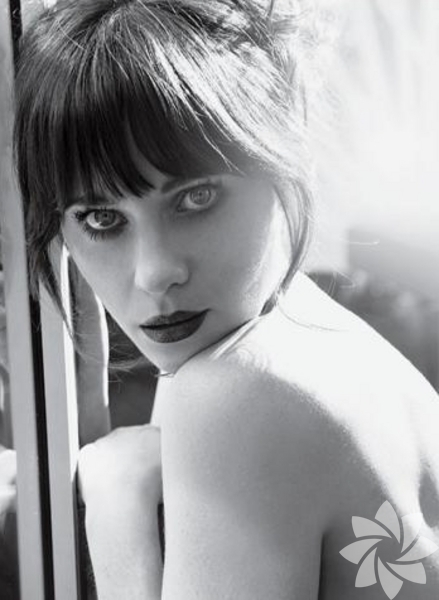 41- Zooey Deschanel