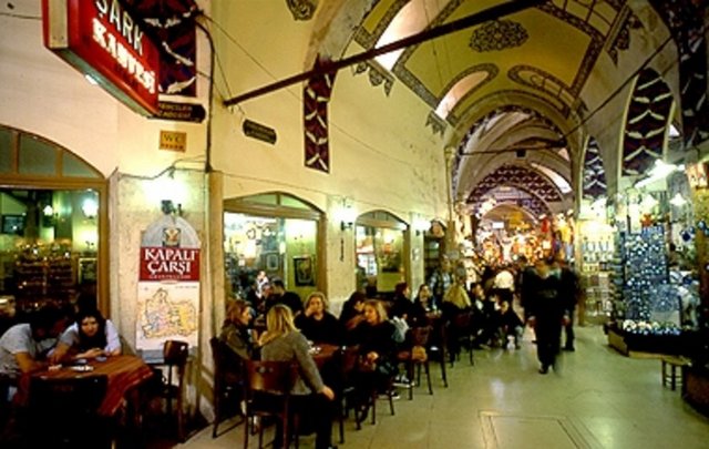 ** Şark Kahvesi / Kapalıçarşı Tel: (212 512 11 44)