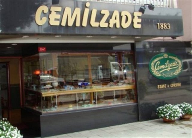 ** Cemilzade / Etiler Tel: (212 240 48 44)
