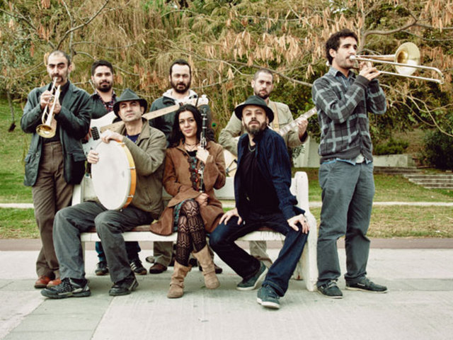 ** İstanbul Live'da; 26 Mayıs Cumartesi, saat 21.00'de, Luxus. Giriş: 20 TL. Tel: (541 889 10 90) - ** Nardis Jazz Club'ta; 25 Mayıs Cuma, saat 22.30'da, Ece Göksu – Masal, 26 Mayıs Cumartesi ise Dilek Sert Erdoğan vs Bilal Karaman. Giriş: 35 TL. Tel: (212 244 63 27)