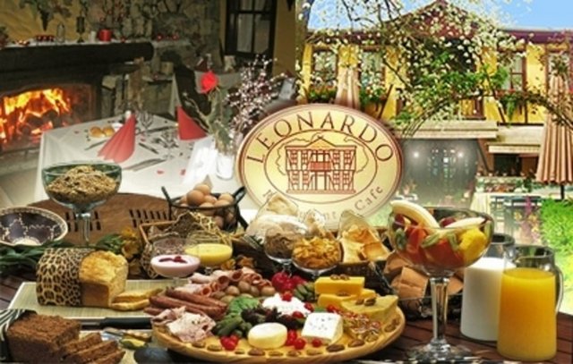 LEONARDO POLONEZKÖY - Polonya, Avusturya ve Fransız mutfaklarının en leziz örneklerinin sunulduğu ve doğayla içiçe olabileceğiniz Leonardo Restaurant'ta cumartesi günleri kahvaltı, pazar günleri ise brunch hizmeti veriliyor. Cumartesi günü kahvaltı saat 09:00- 12:00 arası kişi başı 42 TL. Pazar günü brunch hizmeti ise saat 11:00 - 16:30 arasında kişi başı 68 TL. Yaklaşık 150 - 160 çeşitten oluşan açık büfe fiyatına içecekler dahil değil.  - Adres: Köyiçi sok. no: 32, Polonezköy İstanbul 0216 432 30 54 -