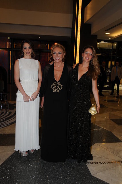 HANDE, DİLEK, DİLHAN HANİF 