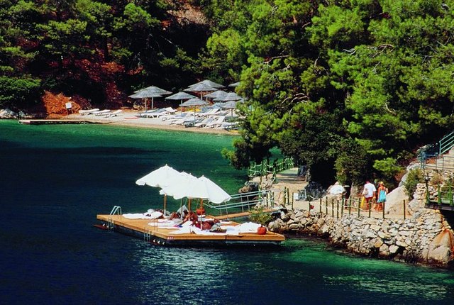 Hillside Beach Club Fethiye / Tel: (252 614 83 60)
