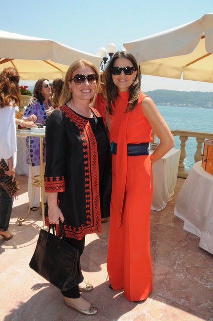 CAROLINE KOÇ, SERRA TAŞKENT