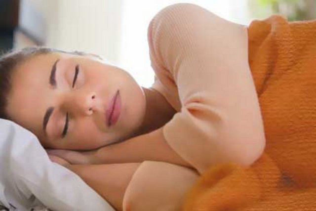 Yaşamın boyunca uyku sırasında yaklaşık 70 böcek ve 10 örümcek yiyeceğini