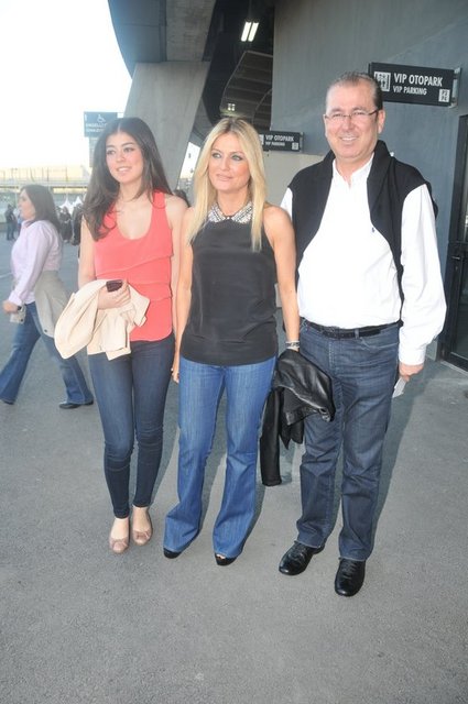 AYŞEGÜL - MUHARREM, DİLA TOPLUSOY