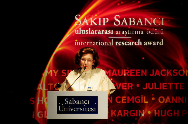 NAZAN ÖLÇER 