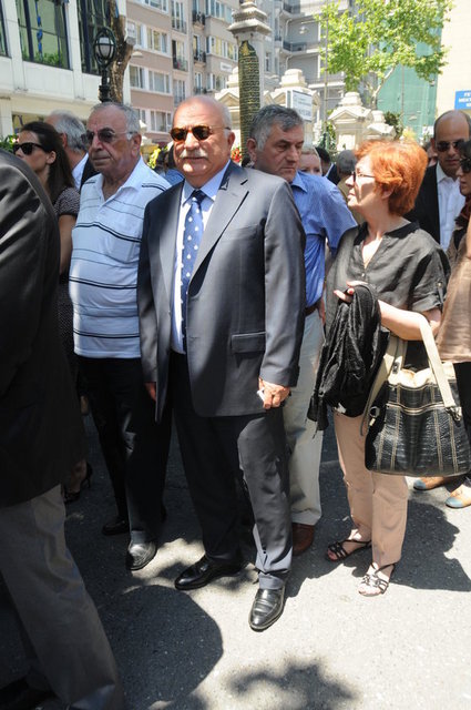 SADRİ ŞENER 