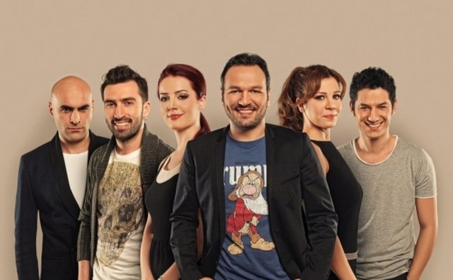 17 Haziran Cumartesi, Beşiktaş Kültür Merkezi'nde; saat 20.30'da, Meltem Bozoflu'nun yönettiği, Ali Sunal, Alper Kul, İrem Sak, Okan Çabalar, Erdem Yener ve Aylin Kontente'nin paylaştığı İnsanlar Alemi. Giriş: 28 TL. Tel: (212 236 18 18)