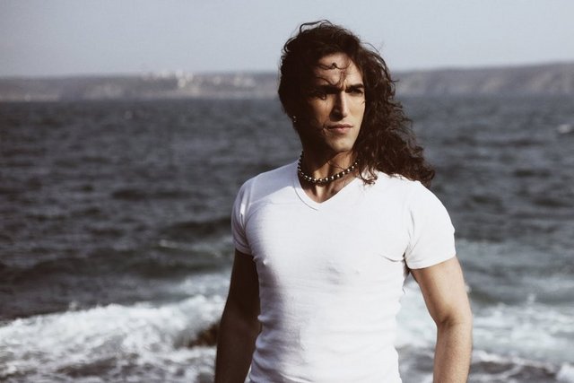 15 Haziran Cuma, İstanbul Live'da; saat 21.00'de, Umut Kuzey. Giriş: 23 TL. Tel: (541 889 10 90)