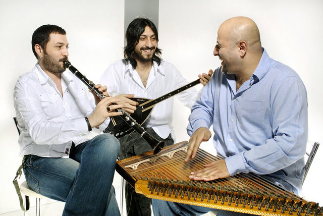 16 Haziran Cumartesi, Jolly Joker İstanbul'da; saat 22.00'den sonra Taksim Trio. Giriş: 33 TL. Tel: (212 249 07 49)