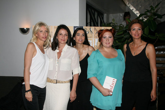 ELİF DÜRÜST, ASLI SOYAK, ŞİRİN YALÇIN, HANDE ÖZCAN, MAİDE KURTTEPELİ