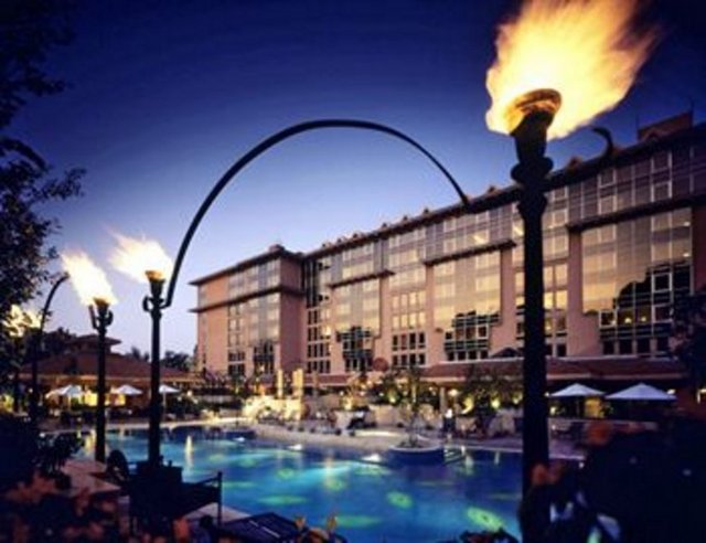 Grand Hyatt İstanbul- Taşkışla Caddesi Taksim Hafta içi tek kişilik fiyat 100 TL, iki kişilik fiyat adam başı 150 TL