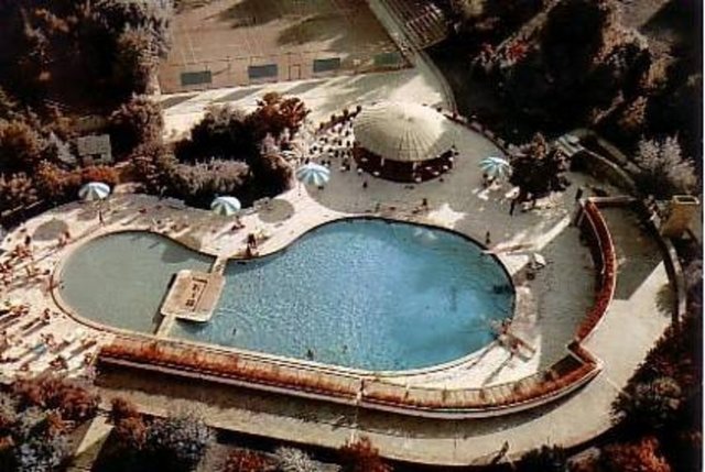 Giriş ücreti hafta içi 66 TL, hafta sonu 105 TL.  -