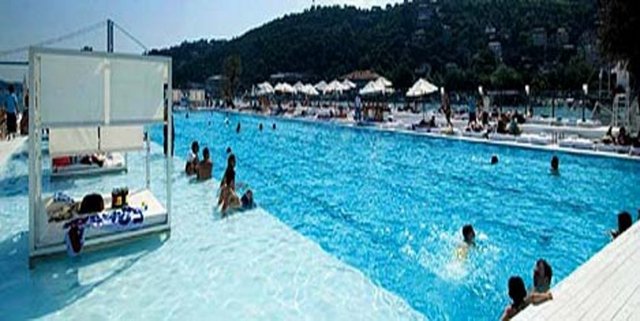 Giriş ücreti hafta içi 50 TL, hafta sonu 80 TL.